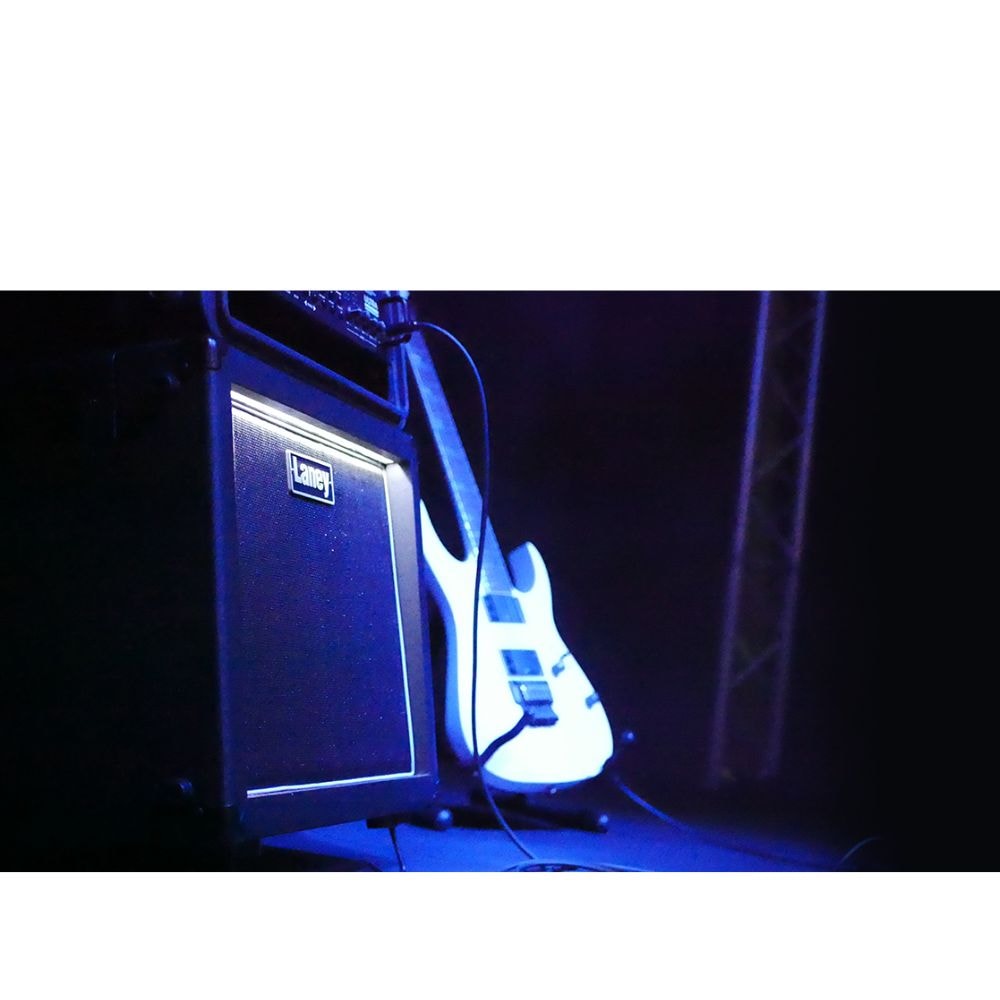 Caixa ativa FRFR para guitarra Laney LFR-112 com pedaleiras ou