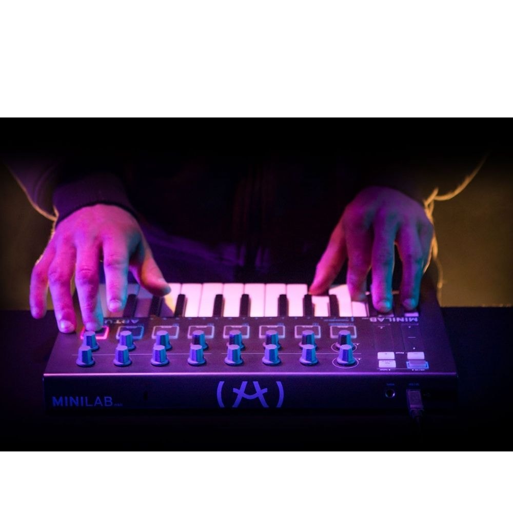 Arturia MINILAB mkII controlador MIDI universal com 1 ano de