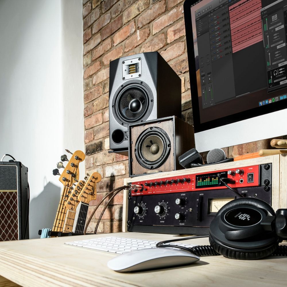 Interface de áudio Focusrite Clarett+ 8Pre USB 8 entradas e