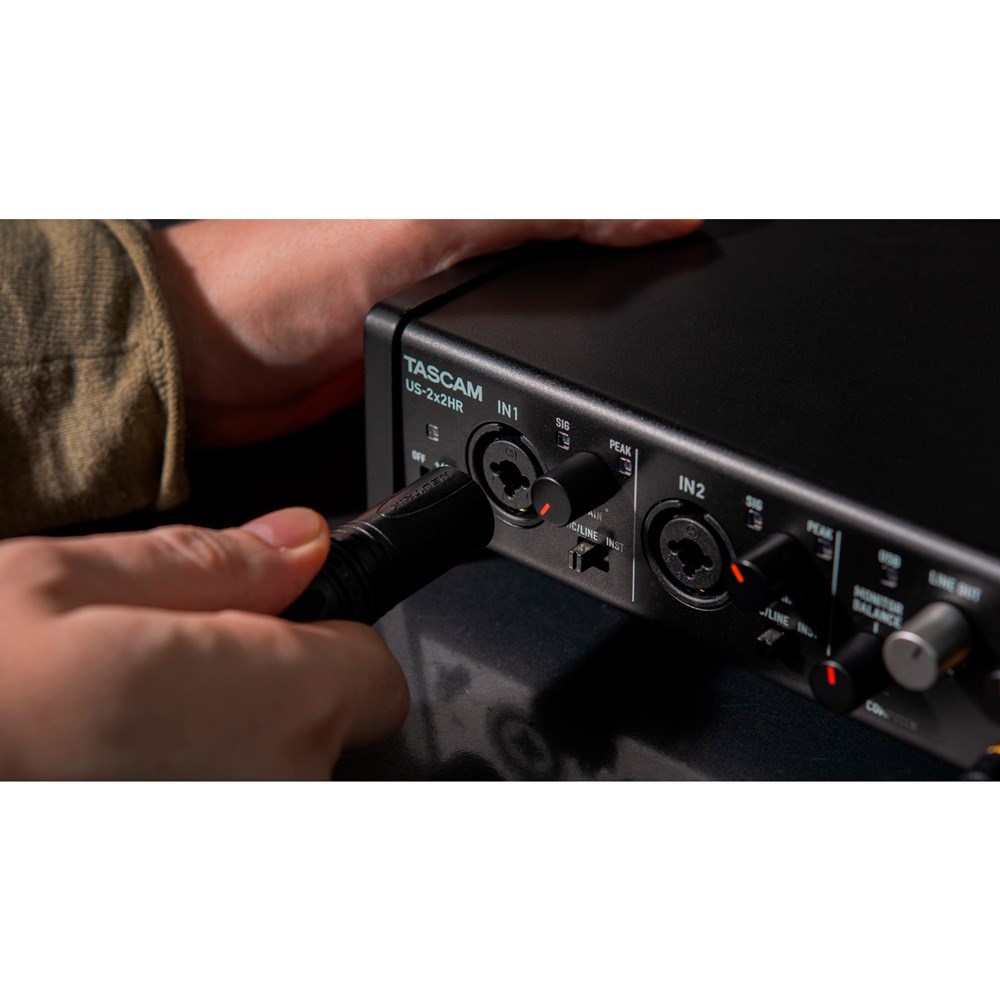 Interface de áudio USB TASCAM US-2X2HR 2 entradas e 2 saídas - 4