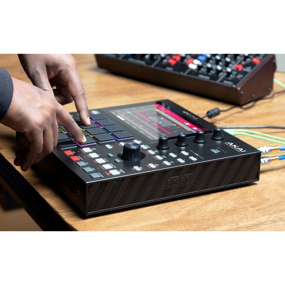AKAI MPC ONE ブラック Akai Mpc One Sampler/groovebox - Standalone Preto 127/220v